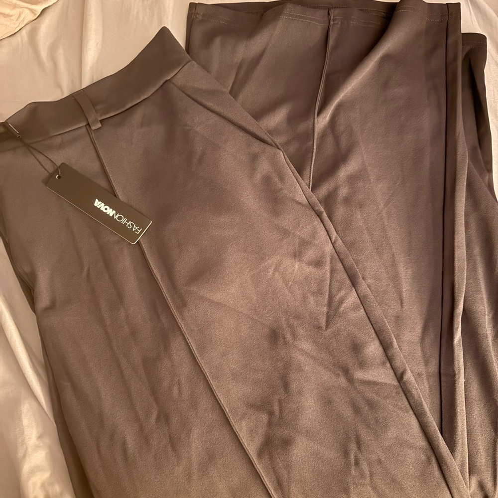 NWT Fashion Nova charcoal work Pants